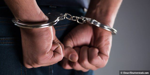 Police catch 4 phone scammers in the act Police catch 4 phone scammers in the act